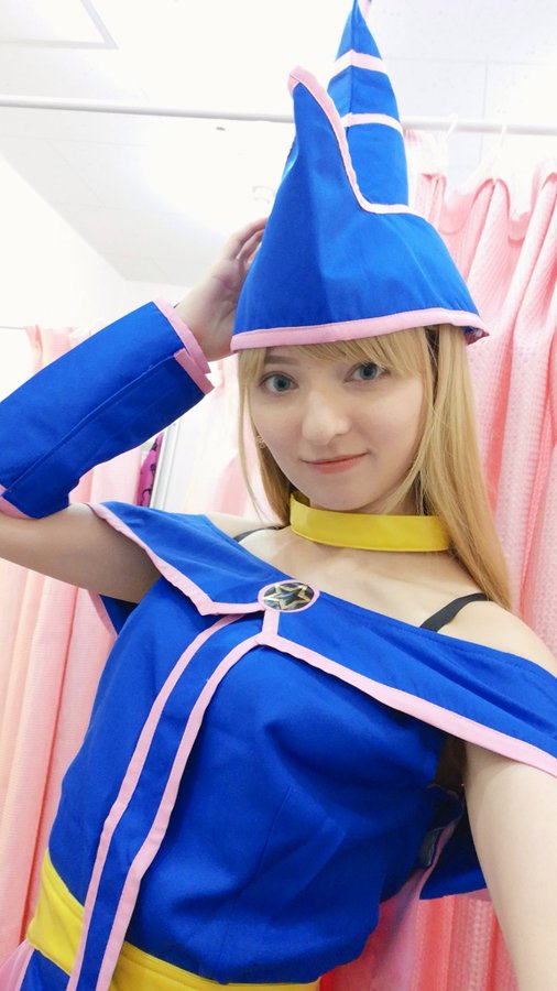 暗黑黑魔導女孩！ 貧乳西洋美少女「西田卡麗娜」攝影會Cosplay！