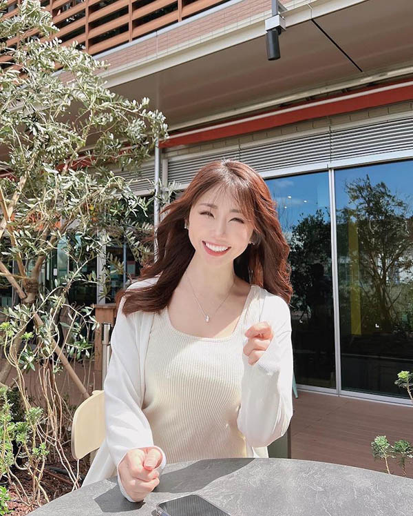 發文求推薦“超級色氣女優”,內行人狂推這位“E奶騷氣正妹”!