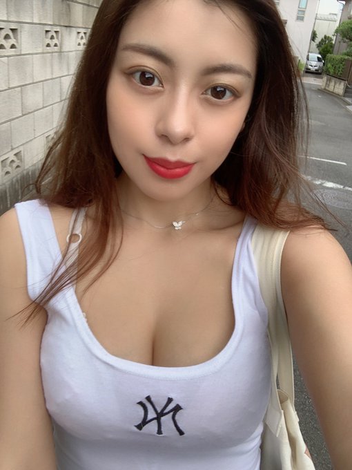 歐美規格！ 拉丁系混血美少女櫻庭光改名為「EMILY」推特超大尺度必追！