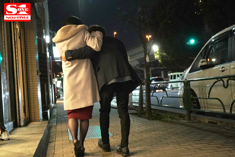 巨乳女教師「奧田咲」同學會再會！與變成人妻的她忘情交合...