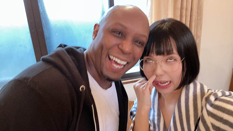 麻美ゆま(麻美由真)後最好笑的黑人片！巨乳眼鏡妹初愛ねんね(初愛寧寧)開心解禁！ ……