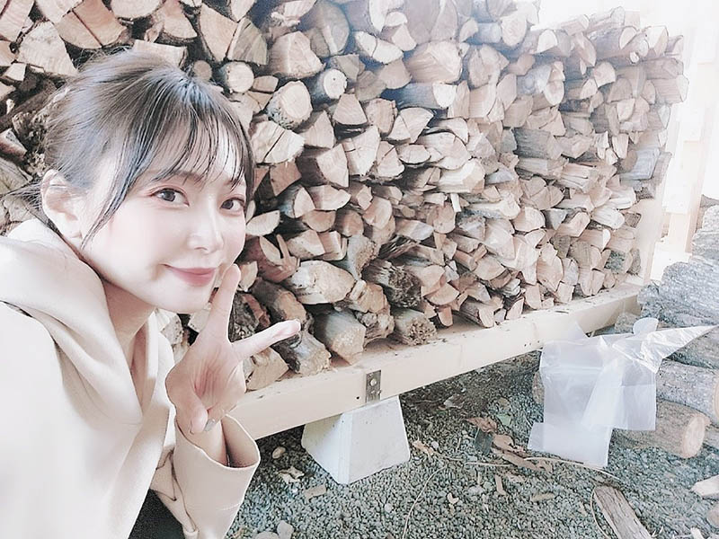 會砍柴會擠牛奶！為了買農場的她在魔鏡號出道了！