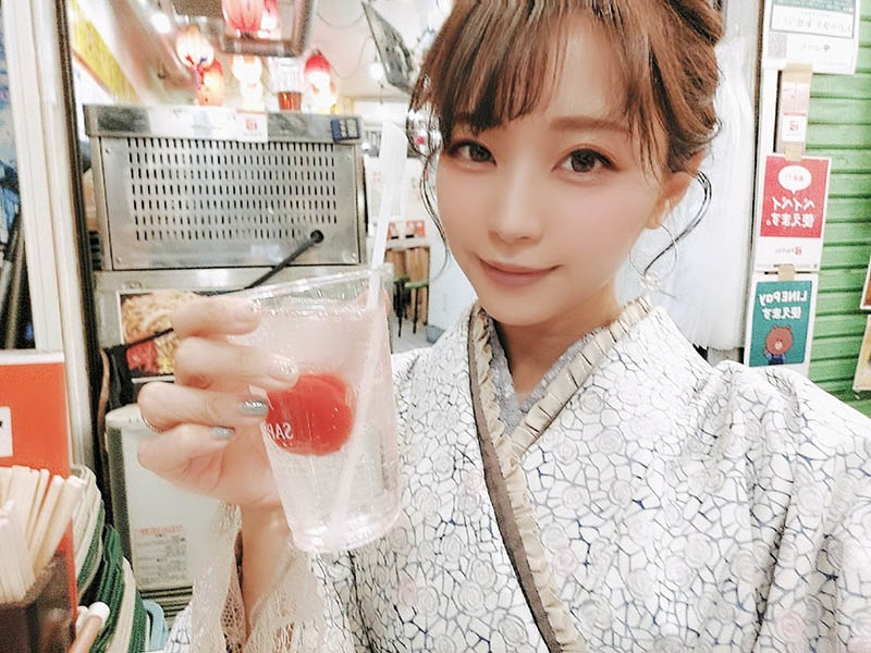 會砍柴會擠牛奶！為了買農場的她在魔鏡號出道了！