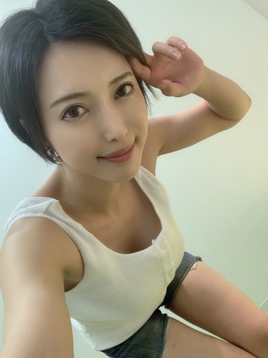 泳裝開工！ 最強短髮禦姐「君島美緒」自爆發福、卻展現傲人脹大血管乳…