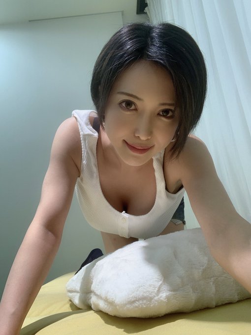 泳裝開工！ 最強短髮禦姐「君島美緒」自爆發福、卻展現傲人脹大血管乳…