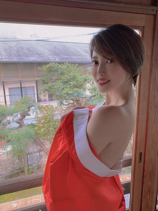 泳裝開工！ 最強短髮禦姐「君島美緒」自爆發福、卻展現傲人脹大血管乳…