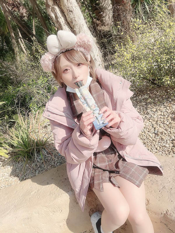 纖細美巨乳！ D奶白皙小馬「吉良凜」素人片扮演敏感實況主、每一下都很爽！