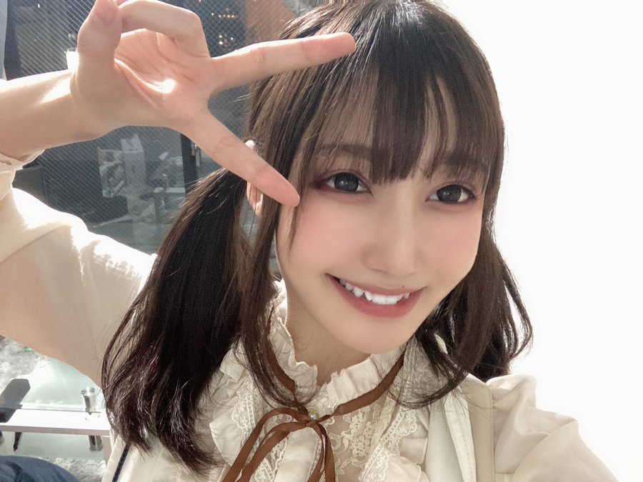 不慎走光！ 青春活力美少女新人「武田繪玲奈」大秀側翻特技、純白內在美全都露…！