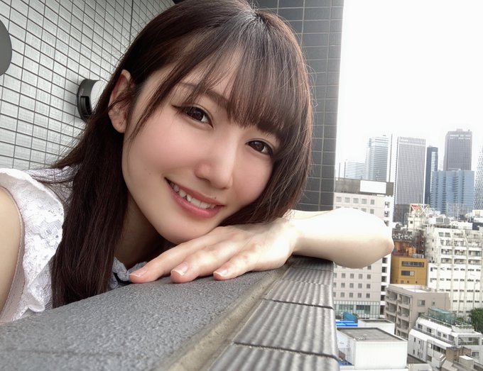 不慎走光！ 青春活力美少女新人「武田繪玲奈」大秀側翻特技、純白內在美全都露…！