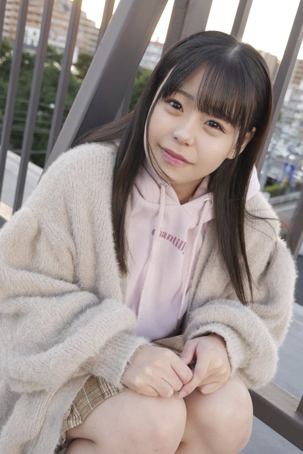 合法18歲！飽滿G奶！星宮ゆのん(星宮悠乃)來給男優補目睭！ …