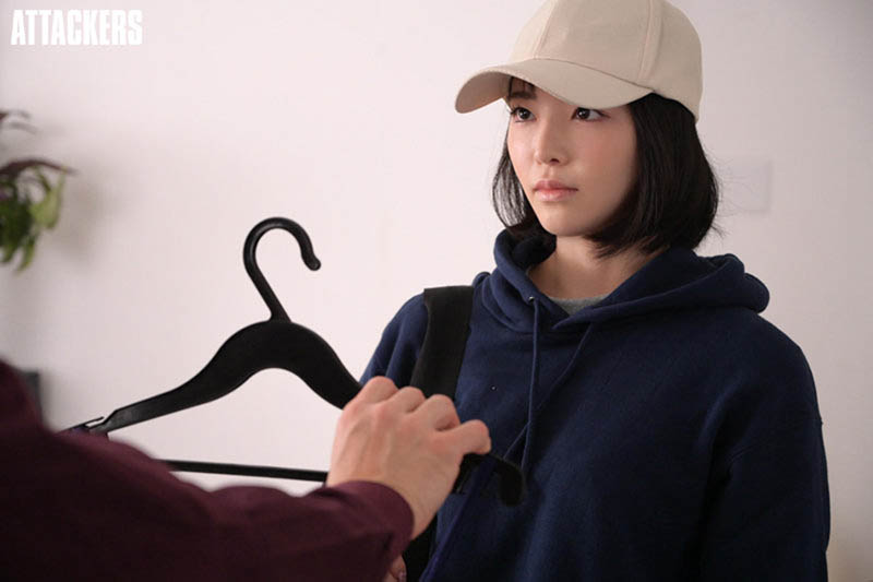 父親欠債把她賣了!青梅竹馬「三宮椿」淪為大叔慾望工具!