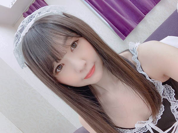 凍齡不老！ 14年資深美少女「汁波蜜」迎夏新衣福利照辣翻粉絲！