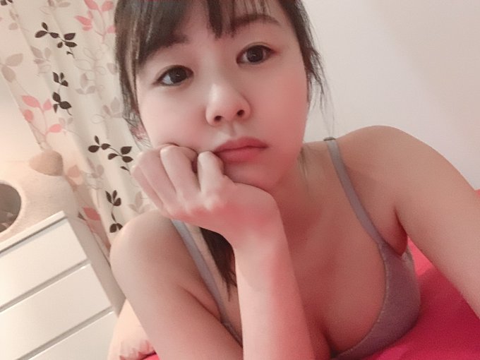 凍齡不老！ 14年資深美少女「汁波蜜」迎夏新衣福利照辣翻粉絲！