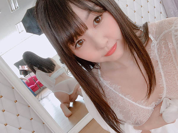 凍齡不老！ 14年資深美少女「汁波蜜」迎夏新衣福利照辣翻粉絲！