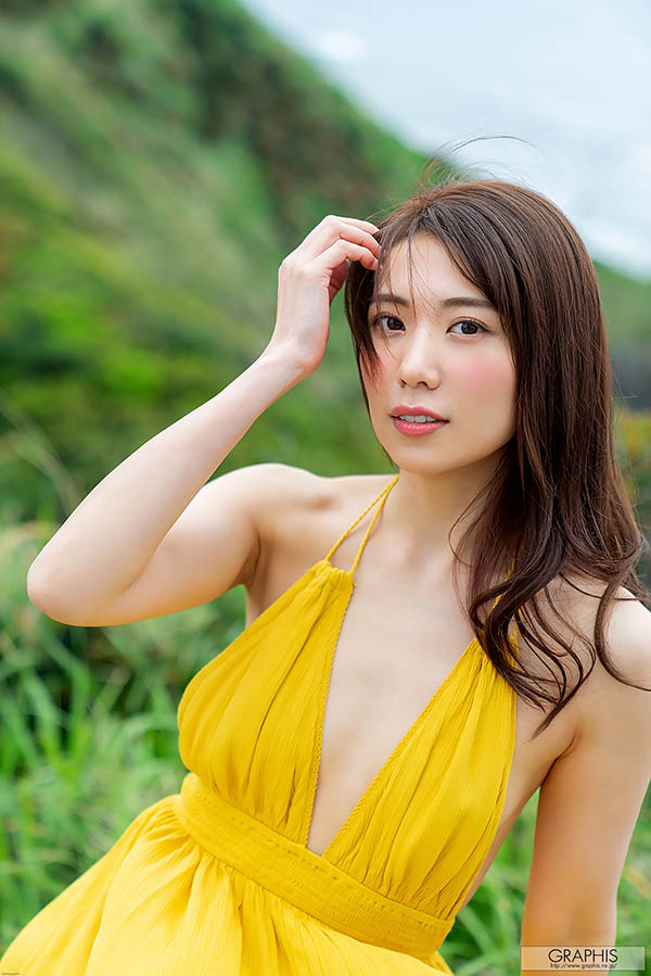 圖文不符沒關係！最美主播「山岸逢花」濕身全都露，照片疑似走光趕緊打馬處理