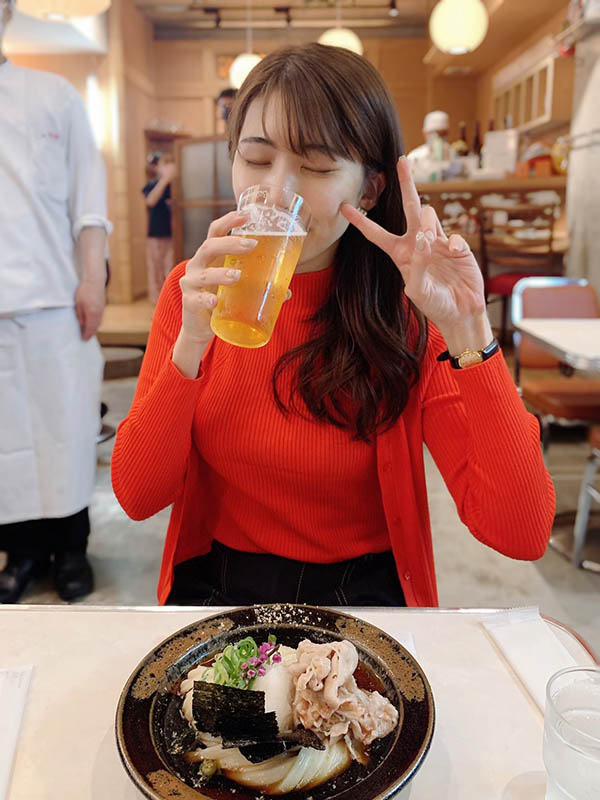 圖文不符沒關係！最美主播「山岸逢花」濕身全都露，照片疑似走光趕緊打馬處理