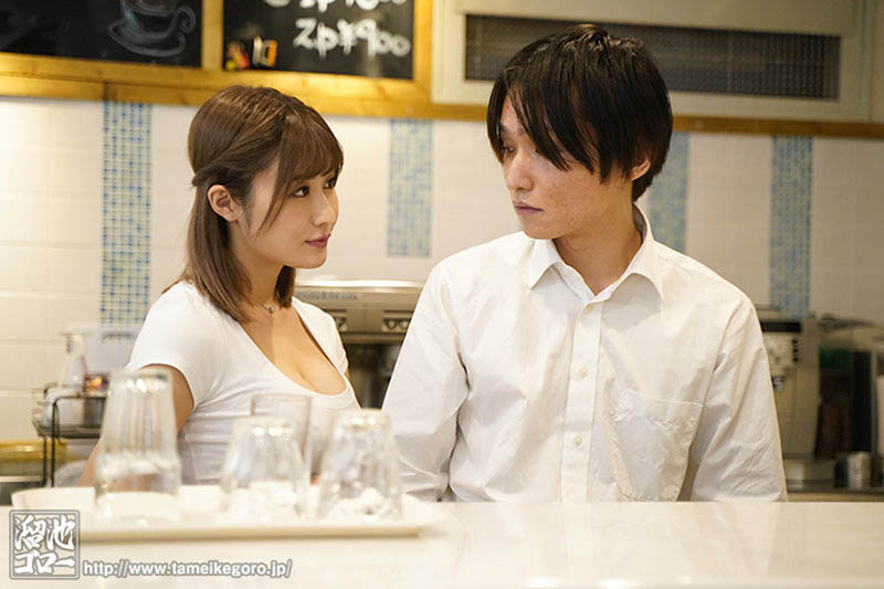 打工NTR！欲求不滿巨乳人妻「藤森裡穗」每天都中出！