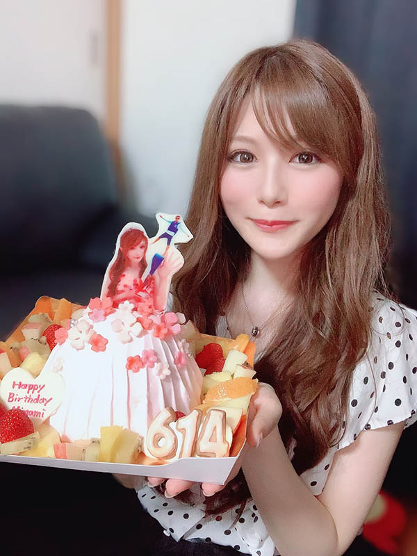 女神24歲啦！暗黑影後「相澤南」獻上極品美臀，向台灣粉絲喊話：想快點見到大家