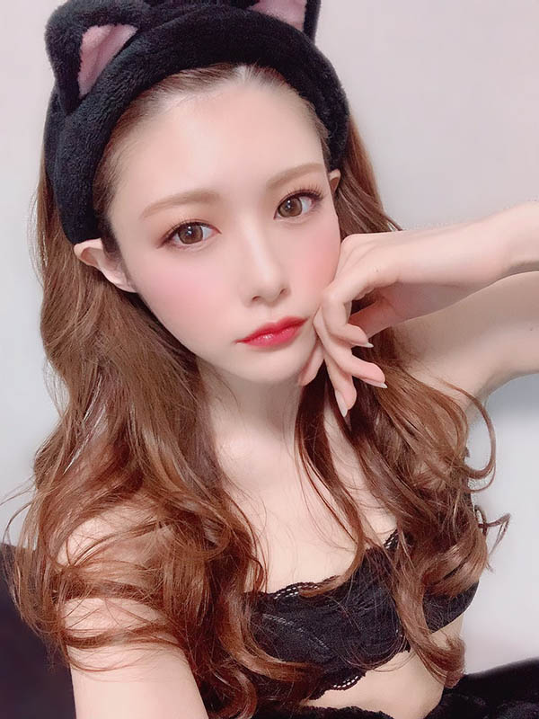 女神24歲啦！暗黑影後「相澤南」獻上極品美臀，向台灣粉絲喊話：想快點見到大家