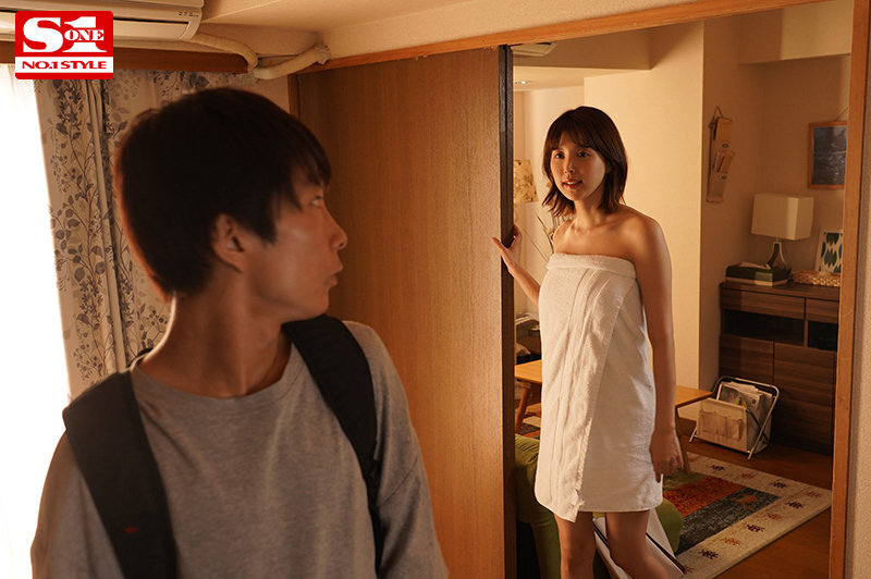 女友的美女姊姊「葵つかさ」主動勾引超騷模樣讓人無法自拔