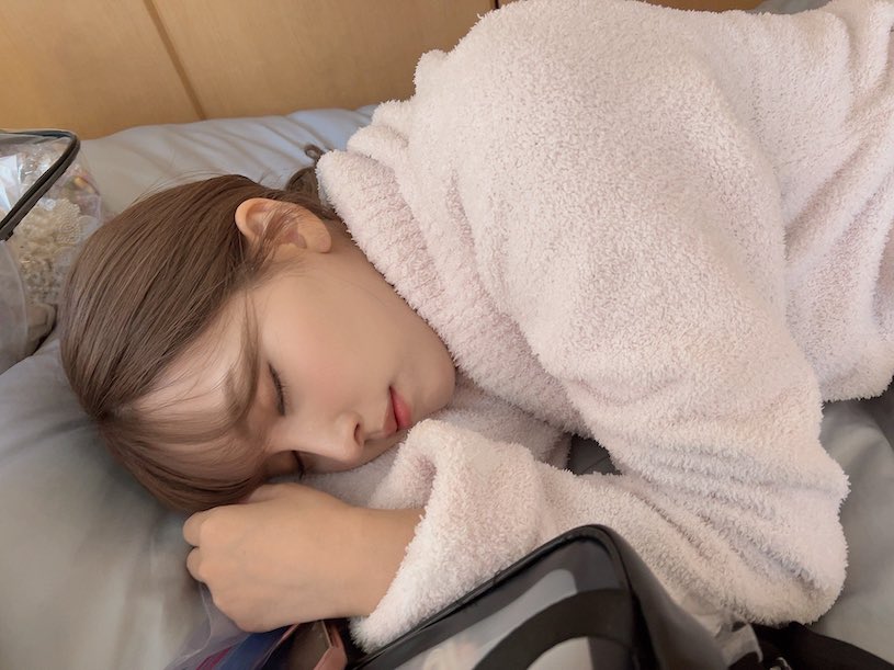 三上悠亞發送“私密床照福利”，粉絲狂喊：想瘋狂叫醒她！