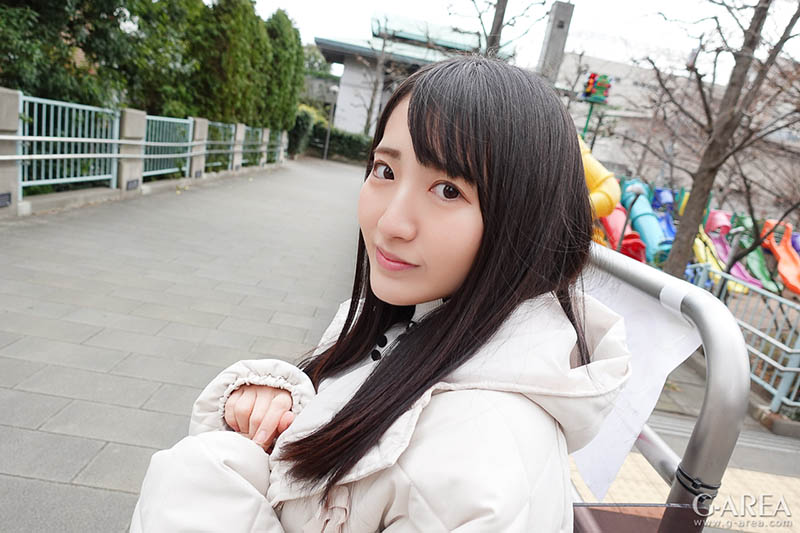 那個戴著眼鏡的悶騷18歲⋯河奈亞依3月退!