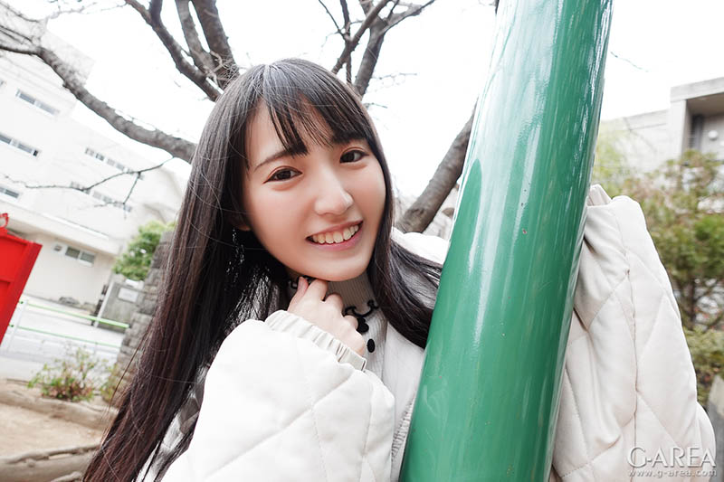 那個戴著眼鏡的悶騷18歲⋯河奈亞依3月退!