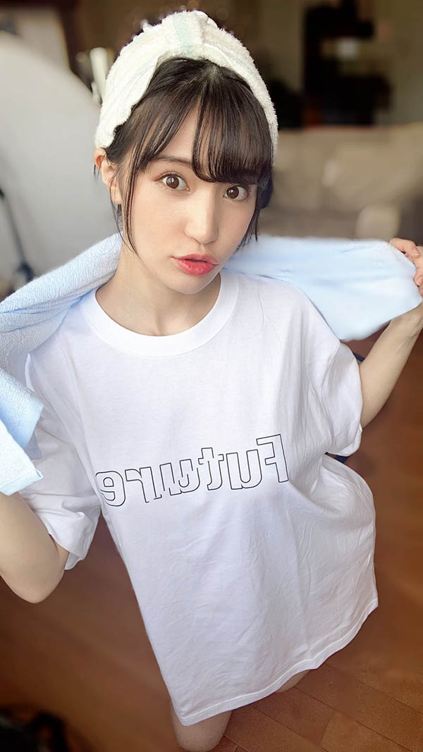 呼之欲出！救世主「高橋聖子」男友襯衫造型釋放完美G杯、三角地帶乍現！