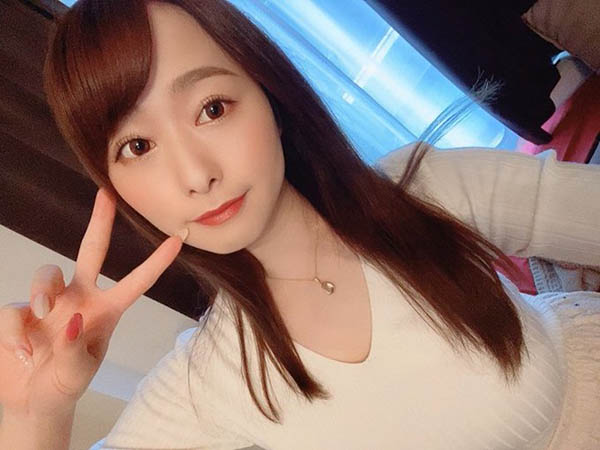 「G杯正妹外送員」幫你送餐,顏值超高…原來是「超胸女神」!