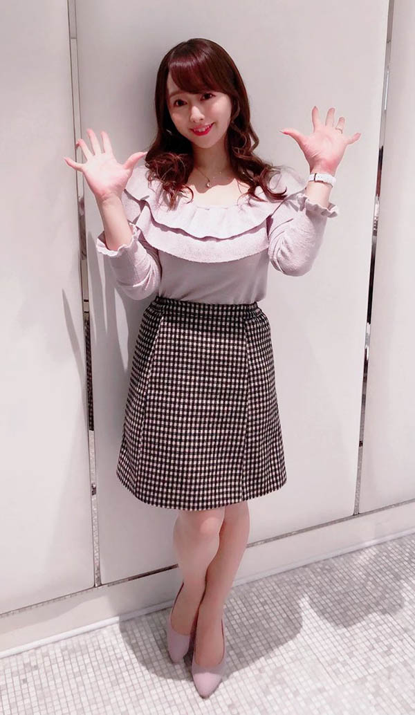 「G杯正妹外送員」幫你送餐,顏值超高…原來是「超胸女神」!