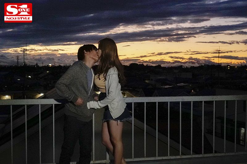 女友旅行外出！與她的大奶姐姐“小宵虎南”72小時瘋狂做愛！