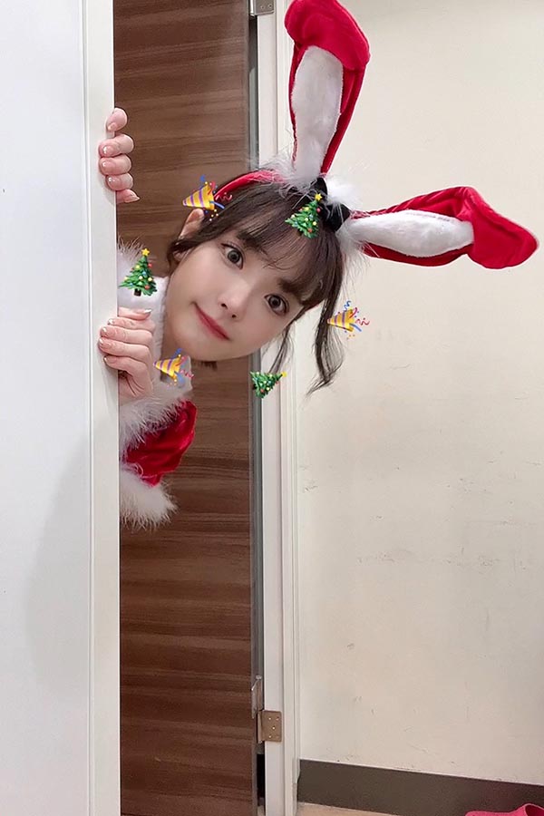 色氣18歲「桃乃木かな」嫩體骨感騷動,「F大奶」年初依舊辣力上陣