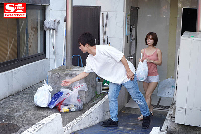 老公外遇那我也玩！ 「小島みなみ」專吃年下男年輕人體力最棒了