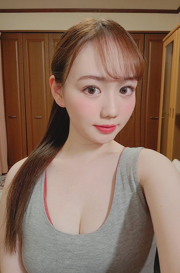 按摩常客！ F奶日俄混血美少女「安娜」素人作品扮女大學生到按摩店買S放鬆！