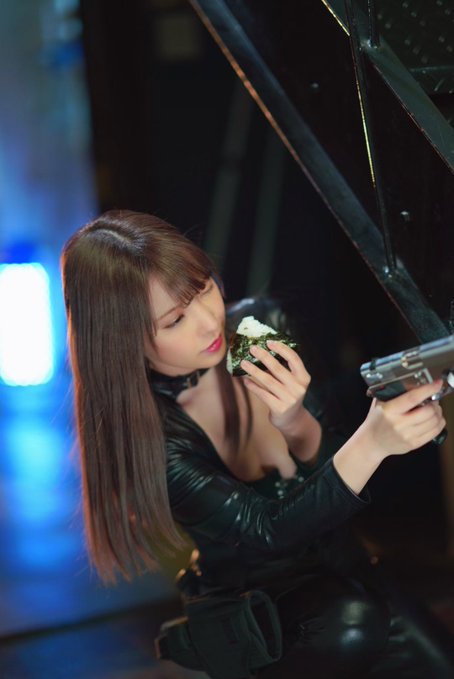 私密帳號福利！第一吃貨美少女「桃乃木香奈」極限膠帶裝狂吸上千贊！