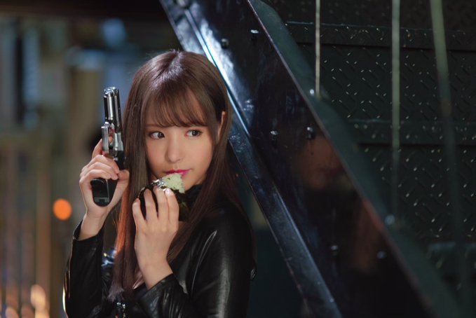 私密帳號福利！第一吃貨美少女「桃乃木香奈」極限膠帶裝狂吸上千贊！