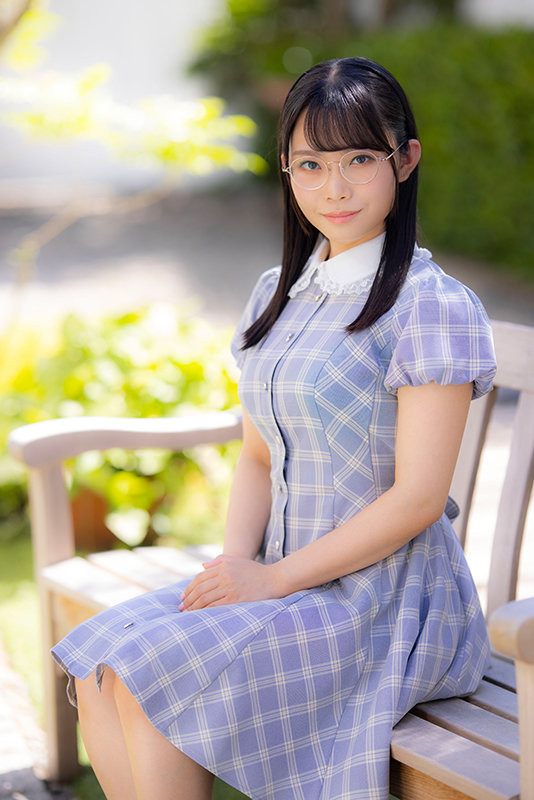 門禁是晚上八點!從小到大都讀女校!貓顏美女孩前進螢光幕拋棄處女! …