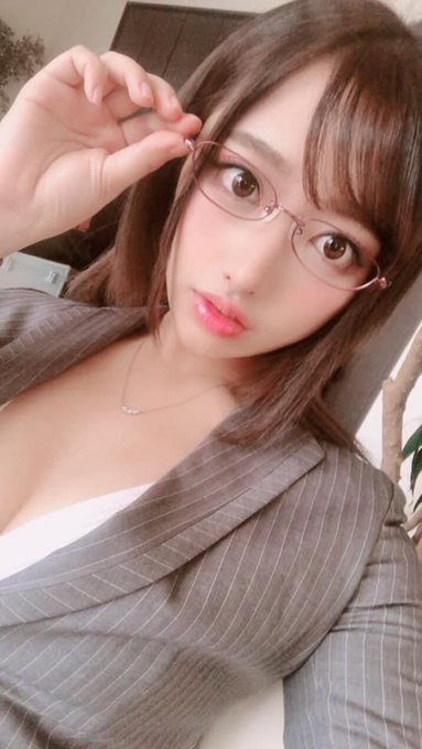 白裡透紅！ 中日混血女優「赤井愛知華」4秒影片大秀血管乳！