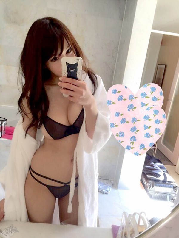 「你很想摸我的胸部吧?」去前輩家借住被他的巨乳女友「小野夕子」挑逗,獨處時被吃掉...