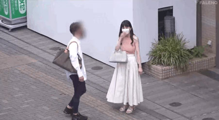 男優臨時請假…小野夕子只好找他獻出F社的第一次!