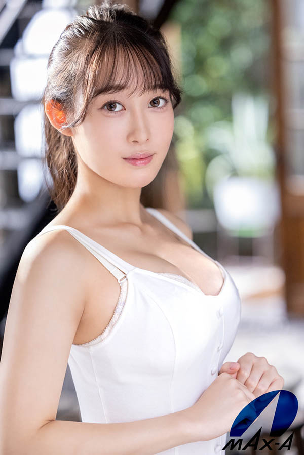 超會噴水的灰姑娘！ 2021年最後的大型新人！和AV無緣的美人“咲野瑞希”