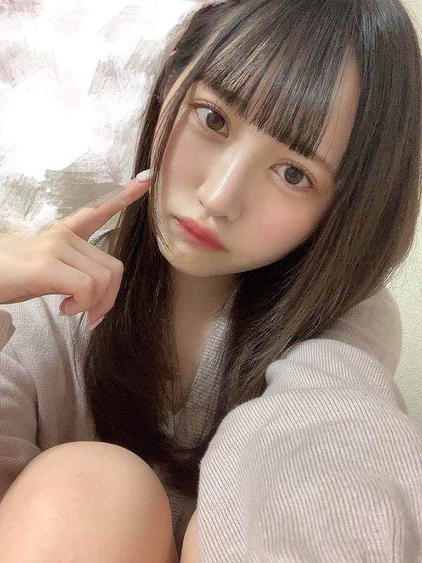 辦帳號10天就破萬追蹤！ 臥蠶美少女「小野六花」推特開！