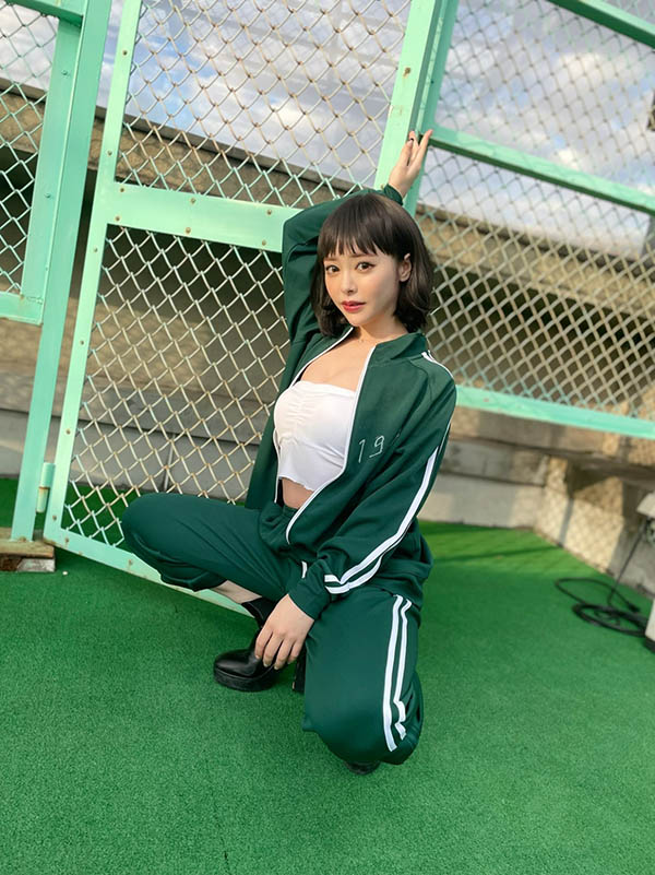 已哭！ 「小倉由菜」爆乳參加《魷魚遊戲》衣服上敏感數字引發炎上