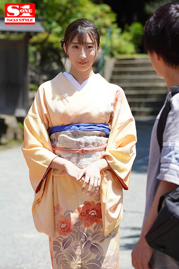 溫泉旅館老闆娘「星宮一花」最愛小鮮肉，炎炎夏日忘情做愛！