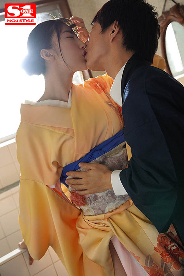 溫泉旅館老闆娘「星宮一花」最愛小鮮肉，炎炎夏日忘情做愛！