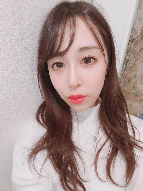 讀者來信照登：寶生リリー(寶生莉莉)的胸部怎麼凹進去了？