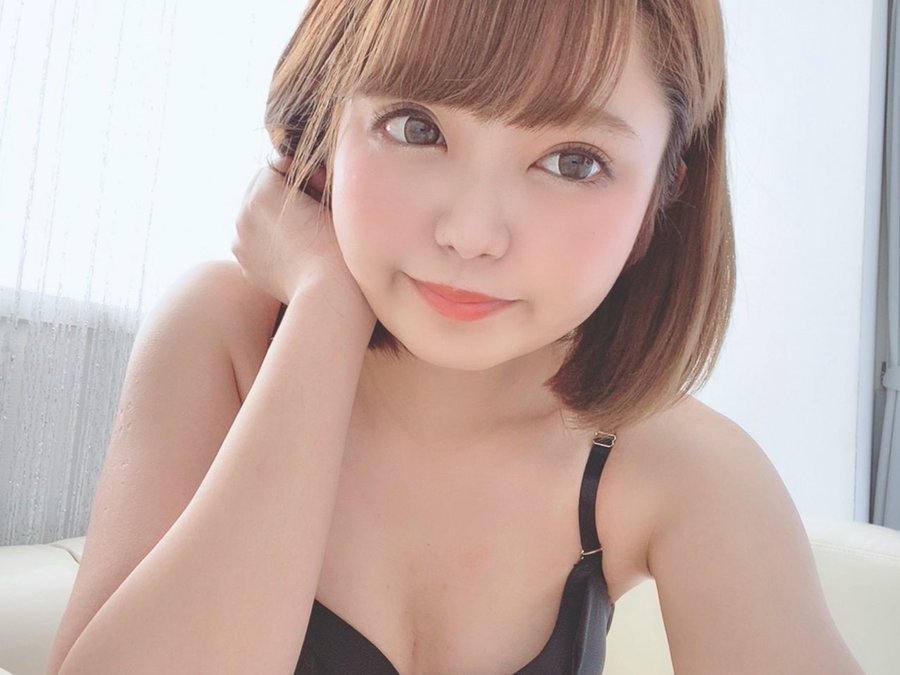 急需解欲！ 咖啡廳美少女「伊藤久留美」克服心魔出道！