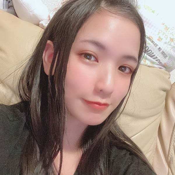 泰有人氣！ 日泰混血D杯小清新「宮崎凜」出道3天粉絲追蹤破9萬！