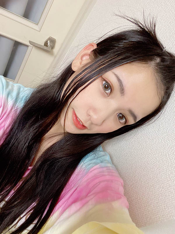 泰有人氣！ 日泰混血D杯小清新「宮崎凜」出道3天粉絲追蹤破9萬！