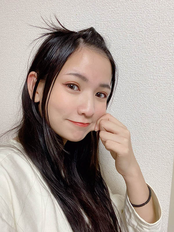 泰有人氣！ 日泰混血D杯小清新「宮崎凜」出道3天粉絲追蹤破9萬！